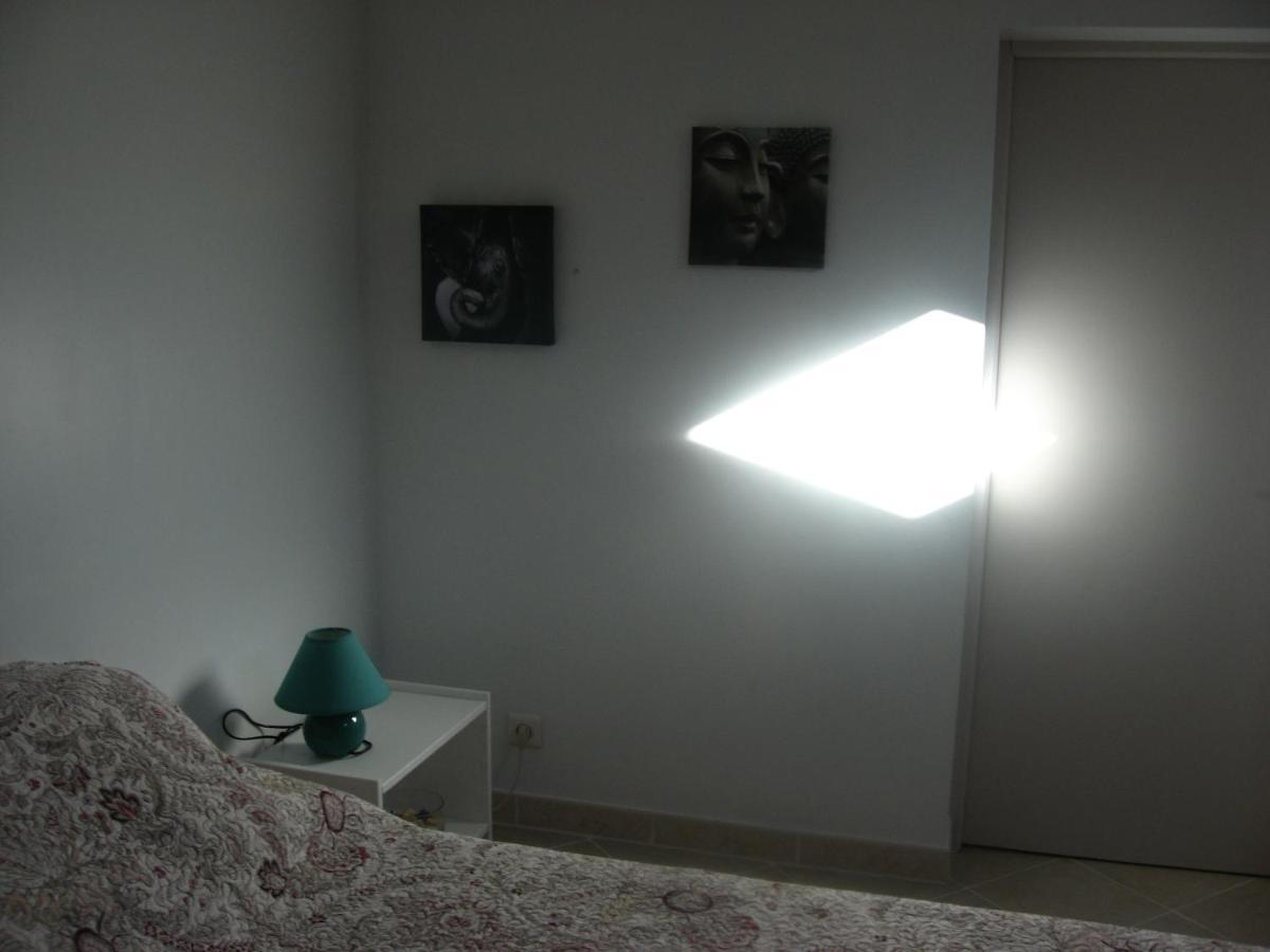 T 2 Avec Velux Sous Les Combes De 34 M2 Lejlighed La Londe-les-Maures Eksteriør billede