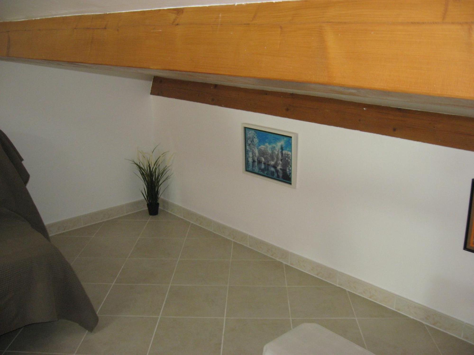 T 2 Avec Velux Sous Les Combes De 34 M2 Lejlighed La Londe-les-Maures Eksteriør billede